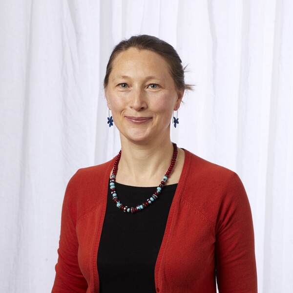 Profile picture of Julie Robarts