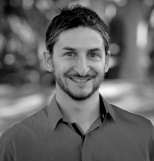 Profile picture of Simon Firestone